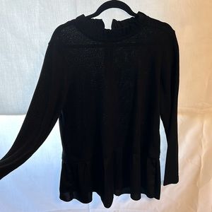 Comfortable and Chic tiered black long sleeve shirt!